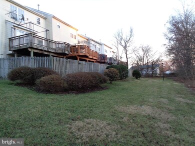 6910 Aquamarine Ct, Capitol Heights, MD 20743 - photo 4