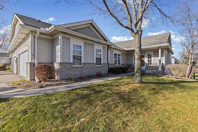 14421 Freesia Way, Saint Paul, MN 55124 - photo 5