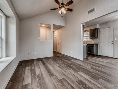 14527 S Maple Place, Glenpool, OK 74033 - photo 7