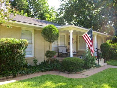 407 E 9th St, Bonham, TX 75418 - photo 6