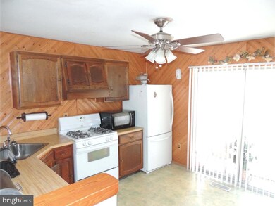 222 Applewood Ln, Penns Grove, NJ 08069 - photo 7