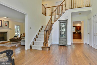 2808 Whirlaway Cir, Herndon, VA 20171 - photo 2