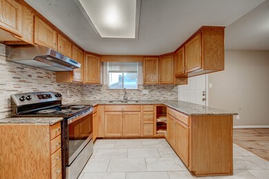 6331 Oaknut Dr, Houston, TX 77088 - photo 7