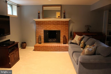 2220 Forest Glen Rd, Silver Spring, MD 20910 - photo 4