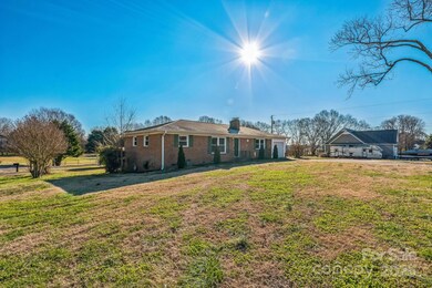 1219 Burke Rd, Shelby, NC 28152 - photo 5
