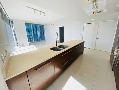 Icon Brickell Tower 1 unit 3715, Miami, FL 33131 - photo 4