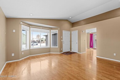 213 Nugget St-6