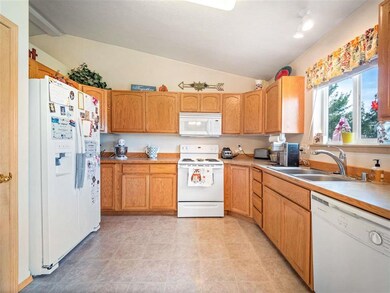 419 E Tara Lee Ave, Medical Lake, WA 99022 - photo 5