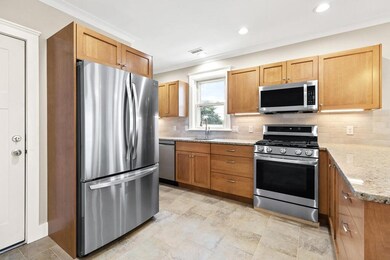 338 Pleasant St unit 2, Winthrop, MA 02152 - photo 4