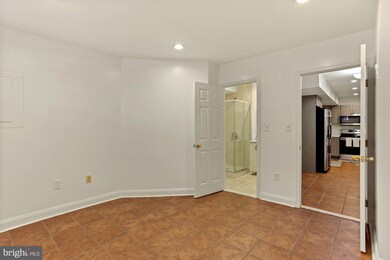 650 Newton Place NW unit 1, Washington, DC 20010 - photo 4
