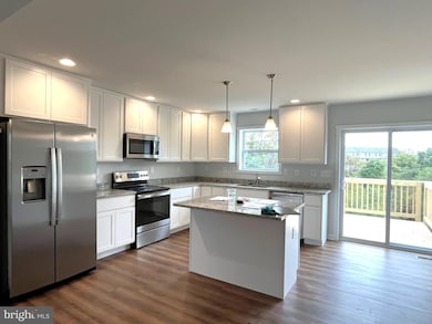 137 Moody Dr, Martinsburg, WV 25405 - photo 5