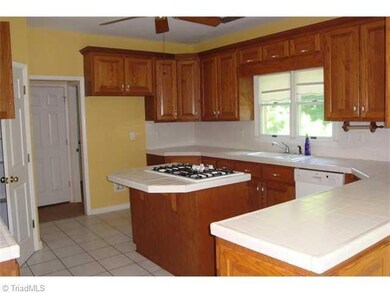 2863 Bethel Friends Rd, Asheboro, NC 27205 - photo 2