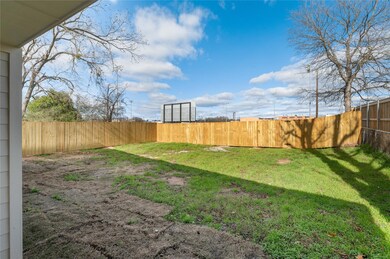 613 W Florence St, Denison, TX 75020 - photo 4