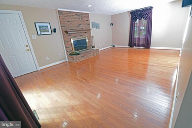 6309 Skinner Dr, Burke, VA 22015 - photo 5