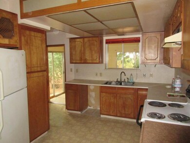 1541 Mistletoe Ln, Redding, CA 96002 - photo 5