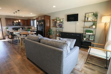 3625 Keokuk Ave, Spirit Lake, IA 51360 - photo 3