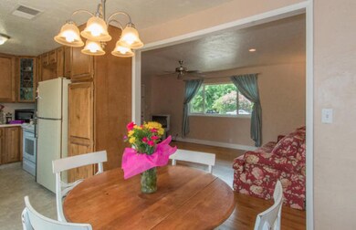 1464 Mistletoe Ln, Redding, CA 96002 - photo 7