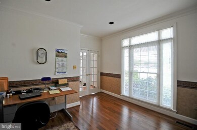 1954 Lord Fairfax Rd, Vienna, VA 22182 - photo 6