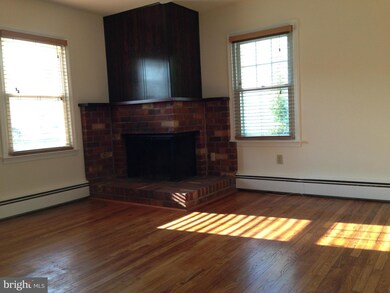 8515 Oakleigh Rd, Parkville, MD 21234 - photo 5