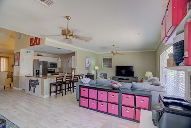 Utopia Family Room 4