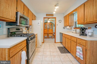 1109 Beechwood Dr, Atco, NJ 08004 - photo 7