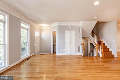 9994 Cyrandall Dr, Oakton, VA 22124 - photo 5