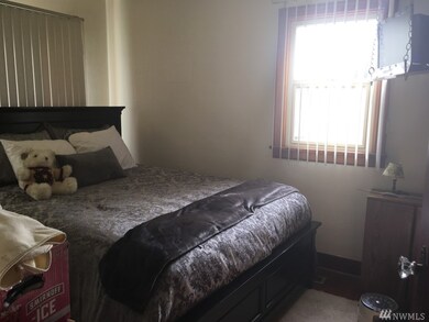 309 SW 9th St, Chehalis, WA 98532 - photo 2