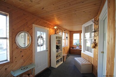 846 Bradt St, Schenectady, NY 12306 - photo 4