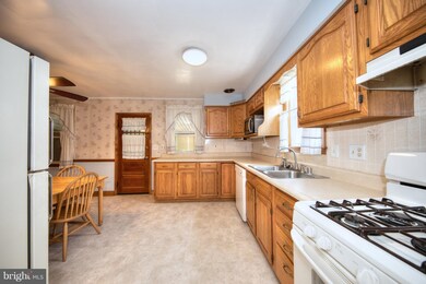 4132 Baker Ln, Nottingham, MD 21236 - photo 5