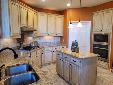 Updated kitchen with SS appliance.