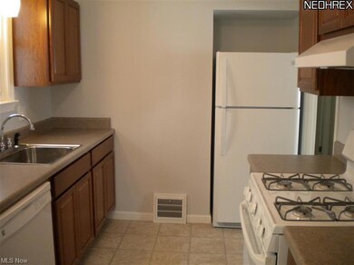 GORGEOUS UPDATED KITCHEN