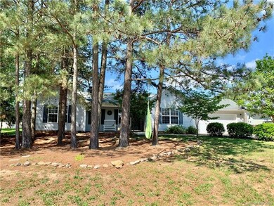 1572 Stonecroft Dr, Lincolnton, NC 28092 - photo 2