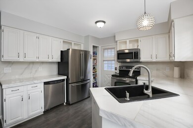 4110 Echo Dr, West Bloomfield, MI 48323 - photo 7