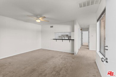 186 Southampton Way unit 29, Placentia, CA 92870 - photo 2