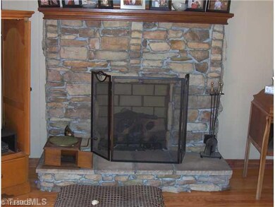 2807 Old Us 52 S, Pilot Mountain, NC 27041 - photo 5
