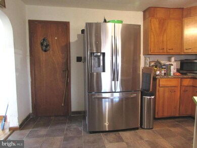 852 Front St, Coatesville, PA 19320 - photo 7