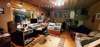 151 Weber Rd, Milford, PA 18337 - photo 6