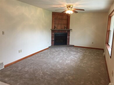Livingroom with Heatalator
