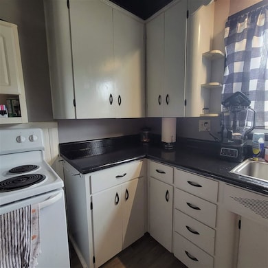 300 S Evans St unit Saratoga, Winchester, IN 47394 - photo 7