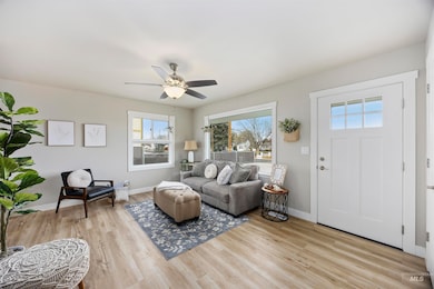 489 Borah Ave W, Twin Falls, ID 83301 - photo 5