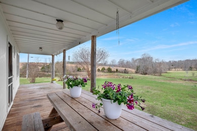 198 Treece Ln, Clifton, TN 38425 - photo 5