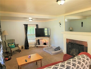 1237 Winslow Ave, Asheboro, NC 27205 - photo 3