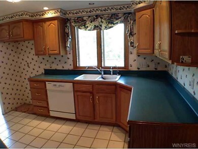 515 Meadowbrook Dr, North Tonawanda, NY 14120 - photo 6