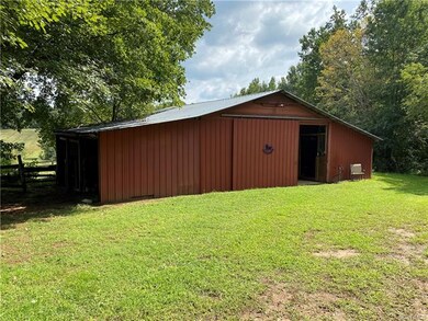 13353 Chula Rd, Amelia Court House, VA 23002 - photo 2