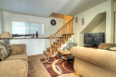 2 bedroom unit 1 bath living on main lev