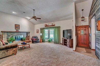 1709 Adams Ln, Azle, TX 76020 - photo 5