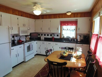 77 N Tibbetts Ave, Wells, ME 04090 - photo 3