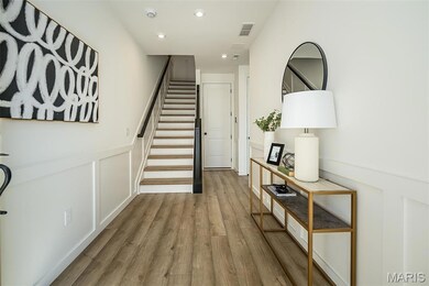 8908 W Gateway Cir unit 41-807, Richmond Heights, MO 63144 - photo 4