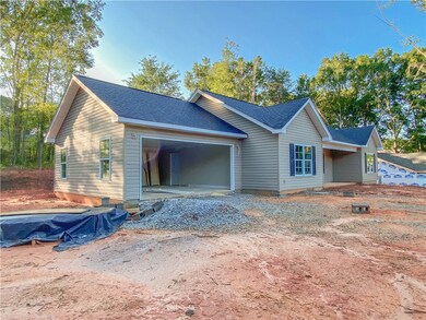 306 N Pine St, Walhalla, SC 29691 - photo 3