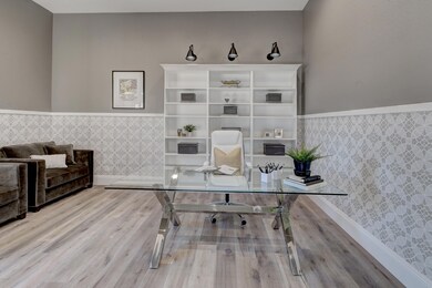 6 - Office - Den